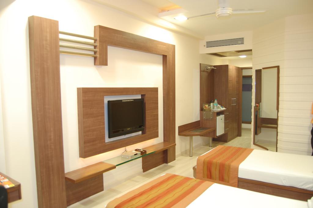 Shreemaya Hotel Indore Exterior photo