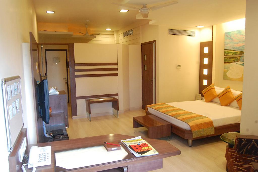 Shreemaya Hotel Indore Exterior photo