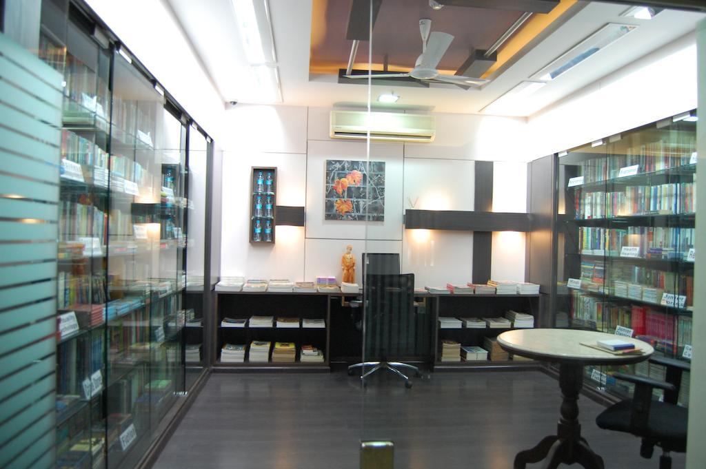 Shreemaya Hotel Indore Exterior photo